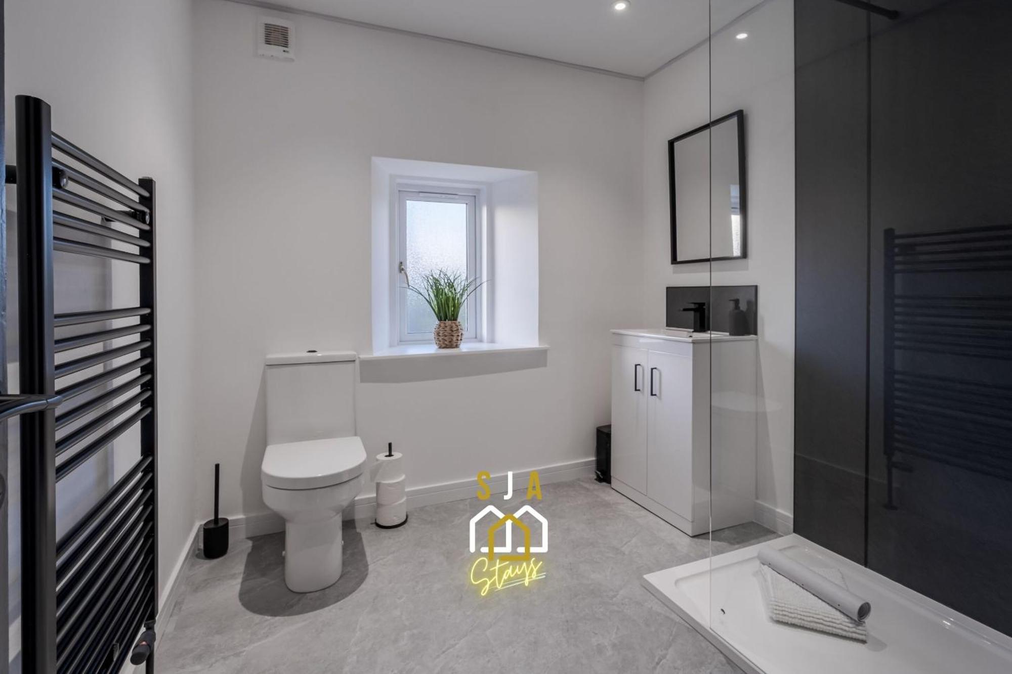 Holburn - Sja - Modern 3 Bed